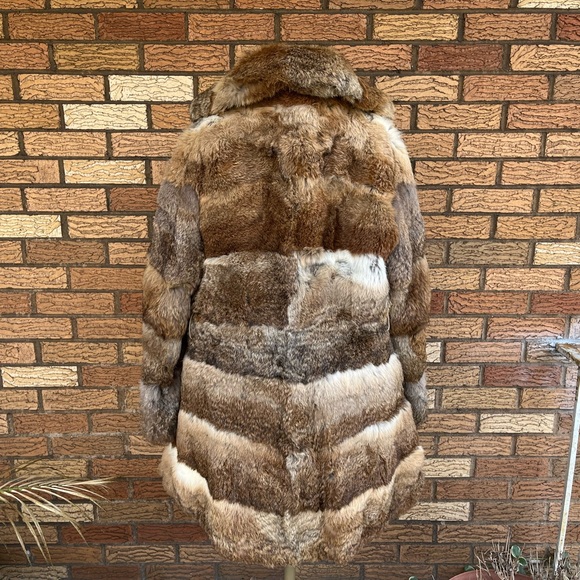 The most absolutely stunning, super soft Fur Coat I’ve ever owned - Picture 4 of 10
